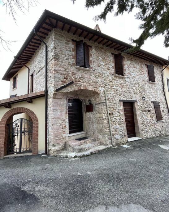 Casa Vacanze Vecchio Frantoio Residenza Leccino สโปเลโต ภายนอก รูปภาพ